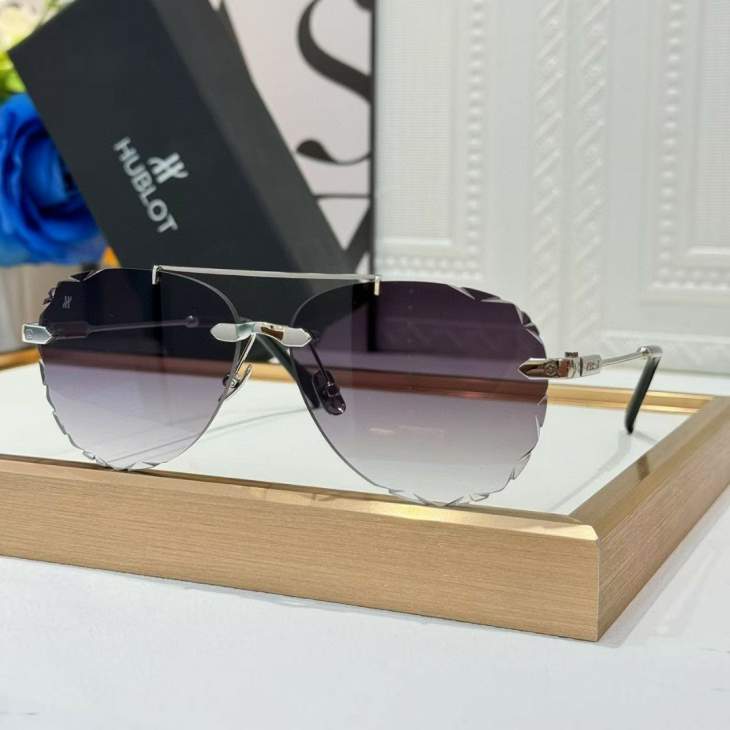 Picture of Hublot Sunglasses _SKUfw71164346fw